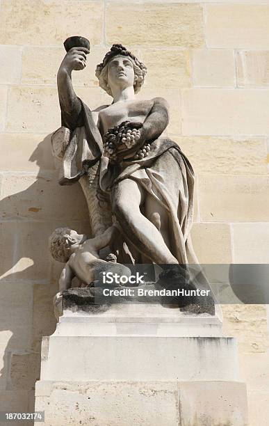 Photo libre de droit de Boire Un Toast banque d'images et plus d'images libres de droit de Boire - Boire, Sculpture - Production artistique, Allégorie