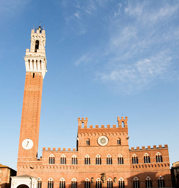 istock Palazzo Pubblico in Siena 187033141