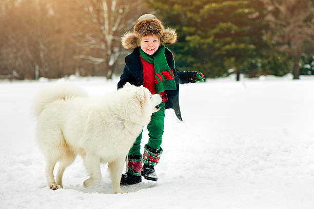 istock Friends in winter park 187034010