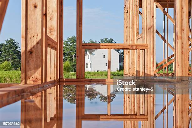 Bau Der Neuen Heimat In Entwicklung Stockfoto und mehr Bilder von Architektonisches Detail - Architektonisches Detail, Außenaufnahme von Gebäuden, Balkengerüst