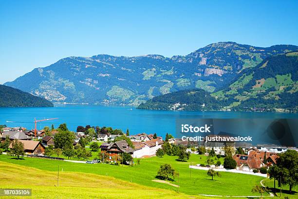 Verano En El Lago Lucerna Foto de stock y más banco de imágenes de Agua - Agua, Aire libre, Alpes Europeos