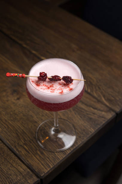 istock Great alcoholic cocktail, close up 1870358918