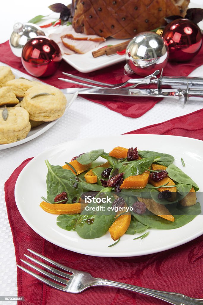 Zucca tostati e Insalata di spinaci - Foto stock royalty-free di Affettare il cibo