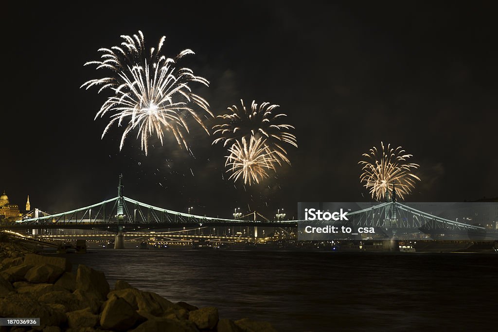 Fuegos artificiales en Budapest - Foto de stock de Agua libre de derechos