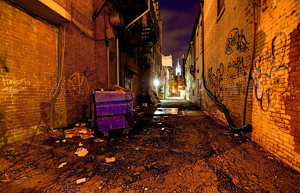 istock Gritty Dark Urban Alleyway 187038505