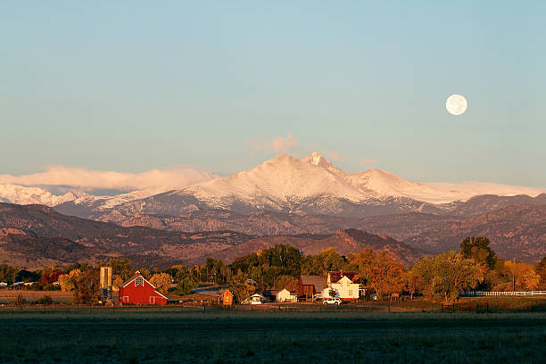 istock Longmont Agricultural Heritage Center with Full Moon 187038661
