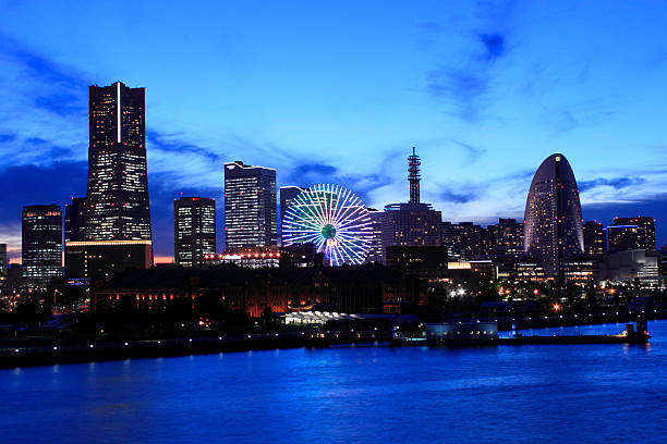 istock The night view of minatomirai 187042780