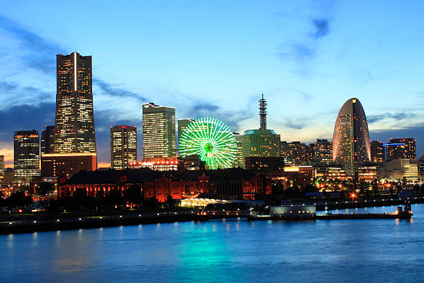 istock The night view of minatomirai 187042781
