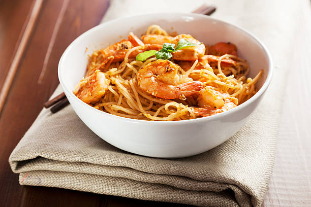 istock Thai rice noodles with shrimps 187042816