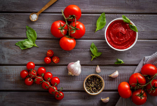 istock Classic Italian tomatoes sauce passata with basil and garlic for pasta 1870433809