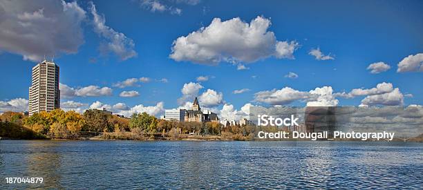 Panorama Widok Centrum Miasta Saskatoon Skyline W Jesień - zdjęcia stockowe i więcej obrazów Bez ludzi