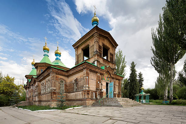 istock The Russian Orthodox Holy Trinity Cathedral 187045357