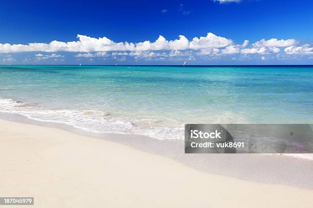 Foto de Praia De Veradero e mais fotos de stock de Praia de Veradero - Praia de Veradero, Varadero, Cuba - Grandes Antilhas