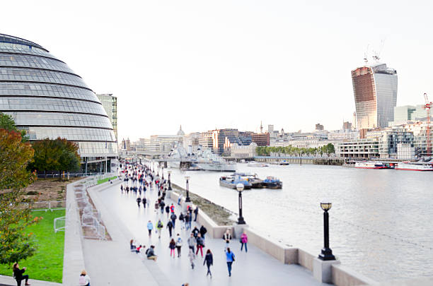 istock London - City Hall, Thames River, Commuters Walking 187048061