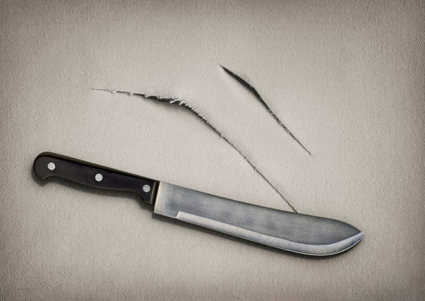 Close up of a bread knife with all its wear and tear