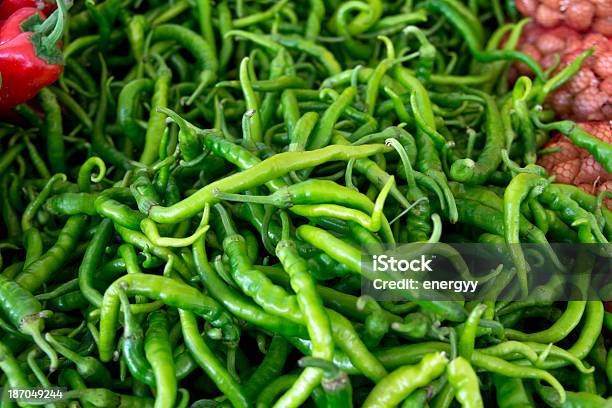 Greengrocer Foto de stock y más banco de imágenes de Abundancia - Abundancia, Alimento, Cebolla