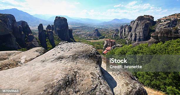 Meteora Foto de stock y más banco de imágenes de Crestón - Crestón, Cultura griega, Culturas