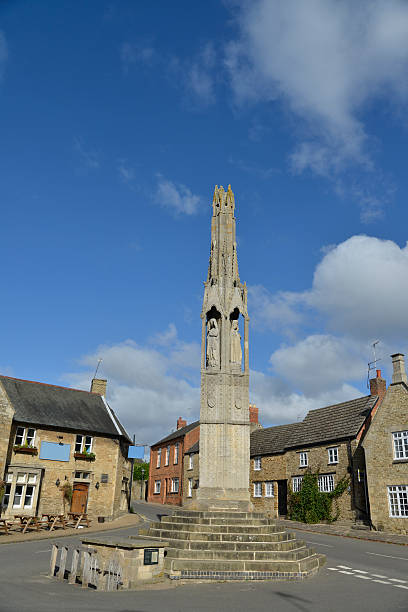 istock Queen Eleanor cross. Geddington. 187049532