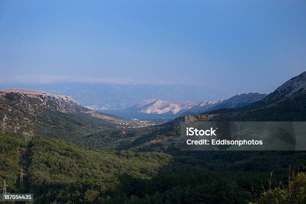 Vale - Fotografias de stock e mais imagens de Ao Ar Livre - Ao Ar Livre, Baska, Cordilheira - Montanha