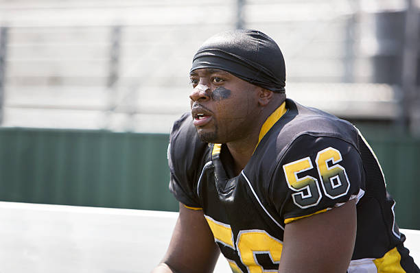 istock Football Player 187055054