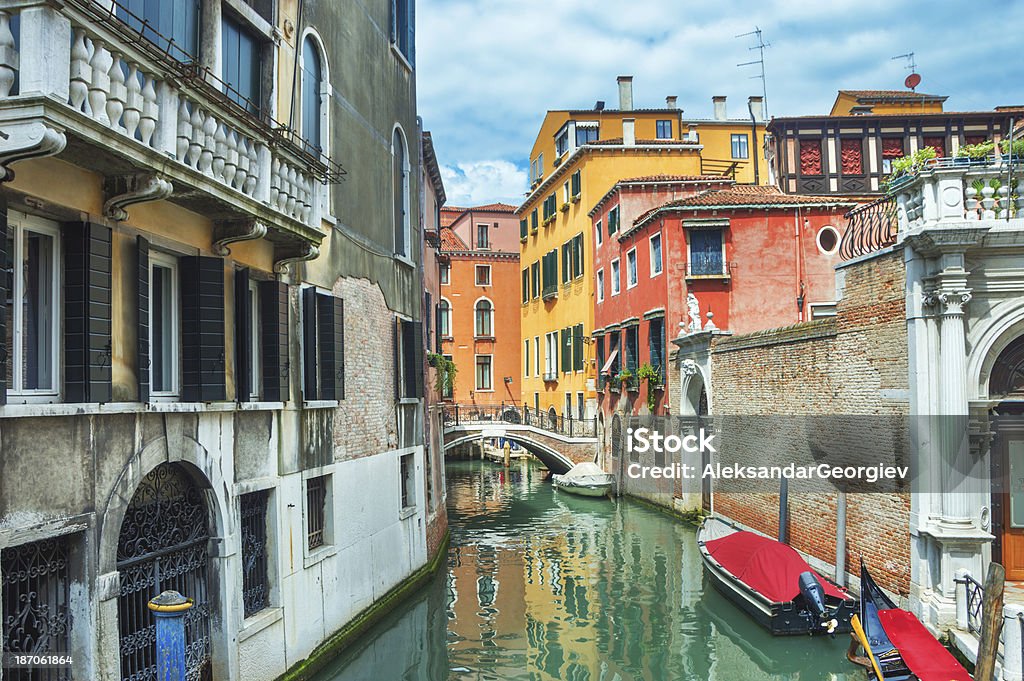 Colorido canal de Veneza - Foto de stock de Antigo royalty-free
