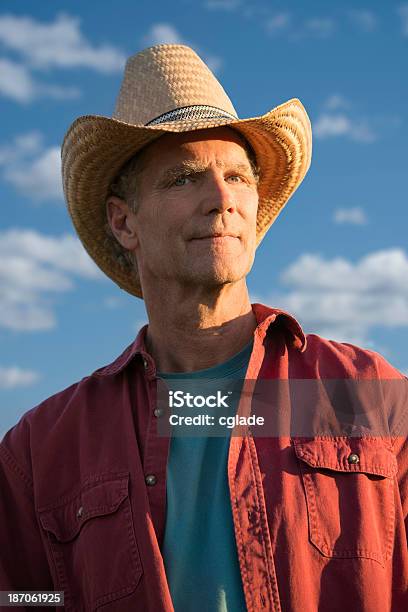 Cowboy Retrato De Foto de stock y más banco de imágenes de 60-69 años - 60-69 años, Adulto, Adulto maduro