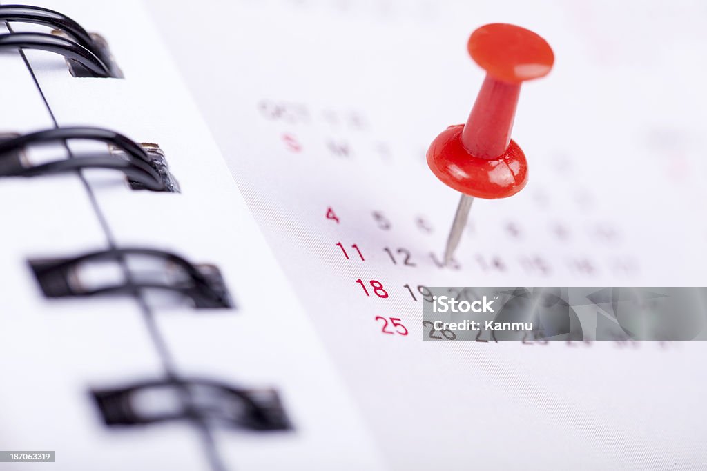 Pin no calendário - Foto de stock de A Data royalty-free