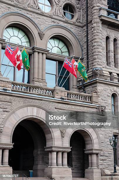 Edificio De La Asamblea Legislativa De Ontario Foto de stock y más banco de imágenes de Arquitectura exterior - Arquitectura exterior, Autoridad, Bandera