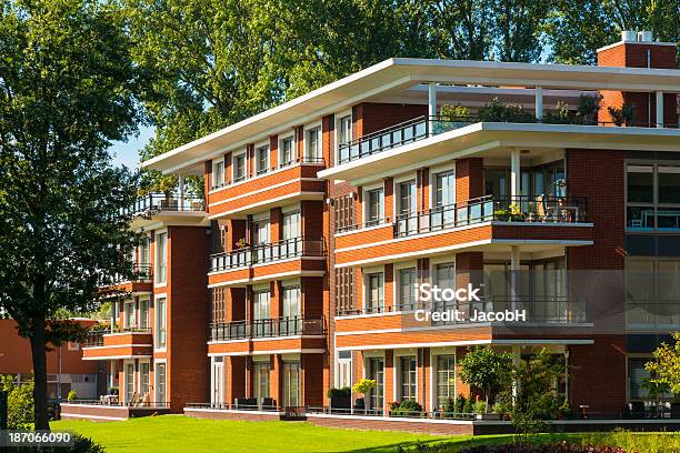 Modernes Apartment Häuserblocks Stockfoto und mehr Bilder von Architektur - Architektur, Außenaufnahme von Gebäuden, Balkon