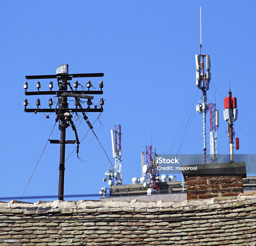 Poste telegráfico y antenas - Foto de stock de Aire libre libre de derechos