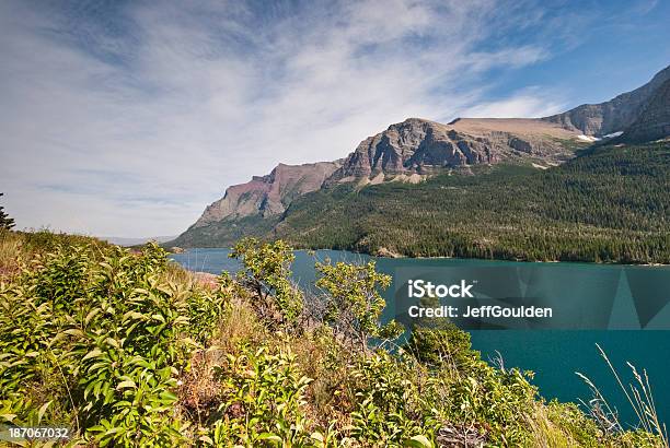 Lago Saint Mary - Fotografias de stock e mais imagens de América do Norte - América do Norte, Ao Ar Livre, Beleza natural