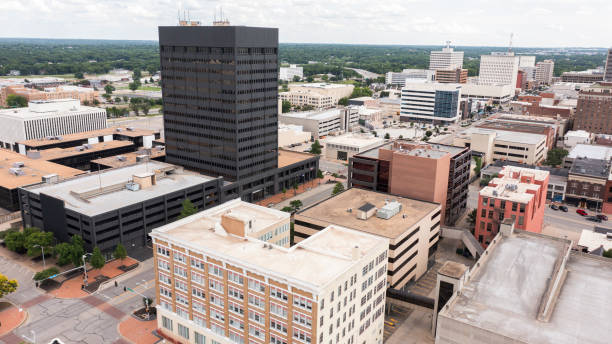 istock Topeka Kansas Skyline 1870675527