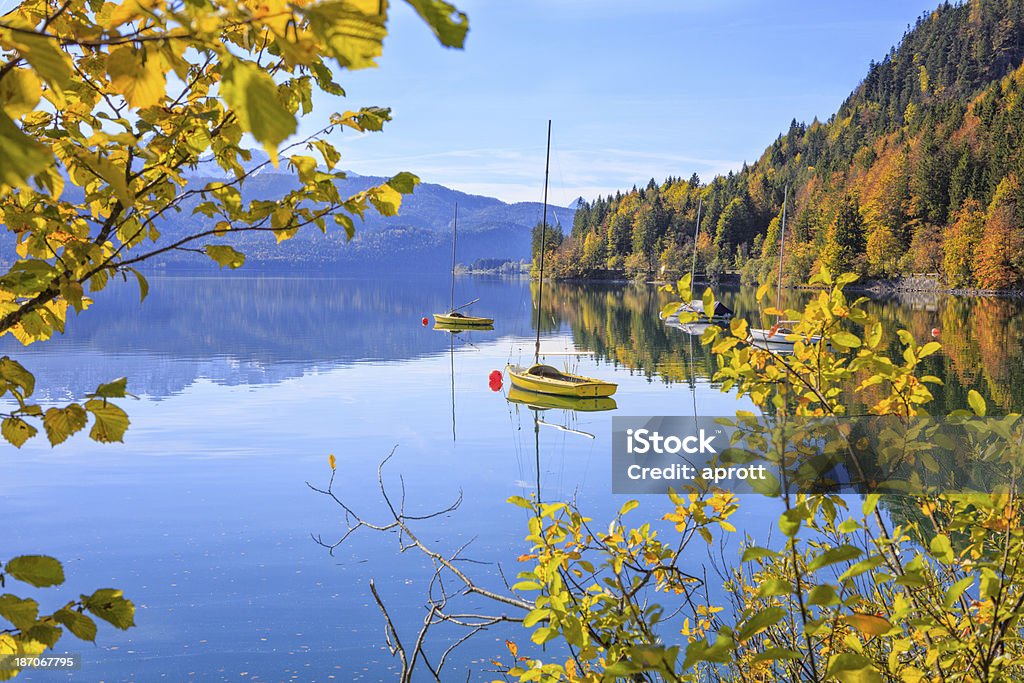Sailboats Lake Walchen (발휀제 - 로열티 프리 0명 스톡 사진