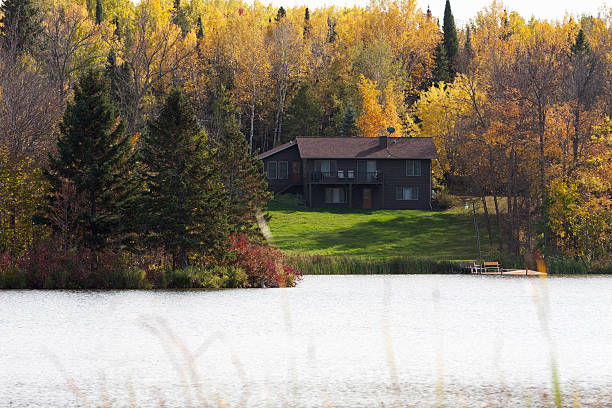 istock Autumn at the Lake 187069116