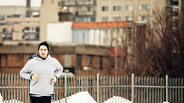 istock Jogging In The City 187071862