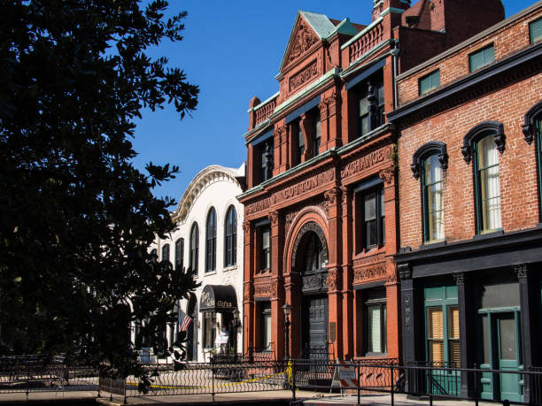 istock Famous old Savannah Cotton Exchange bilding in red brick. 1870763280