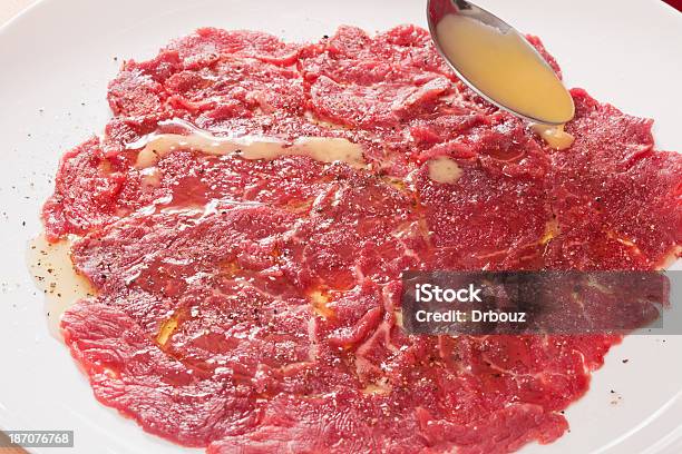 비프 카르파치오 고기에 대한 스톡 사진 및 기타 이미지 - 고기, 고기 요리, 날것
