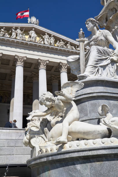 austrian parliament building, vienna - old obsolete antique old fashioned - fotografias e filmes do acervo