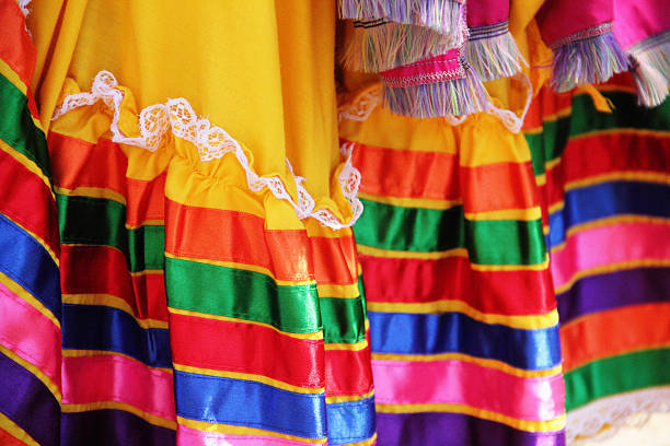 Vestido colorido Mexicana - fotografia de stock