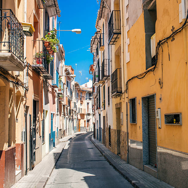 istock Old town streets. Onda, Spain. 187078233