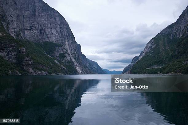 Lysefjord In Norwegen Stockfoto und mehr Bilder von Abenddämmerung - Abenddämmerung, Anhöhe, Bedeckter Himmel