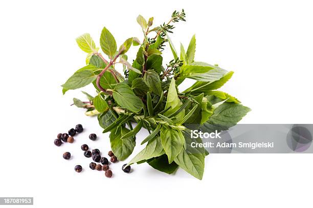 Kräuter Stockfoto und mehr Bilder von Blatt - Pflanzenbestandteile - Blatt - Pflanzenbestandteile, Freisteller – Neutraler Hintergrund, Stevia