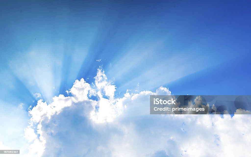 Piękne pochmurne niebo - Zbiór zdjęć royalty-free (Abstrakcja)