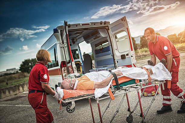 equipo de rescate salvar vidas - medicate fotografías e imágenes de stock