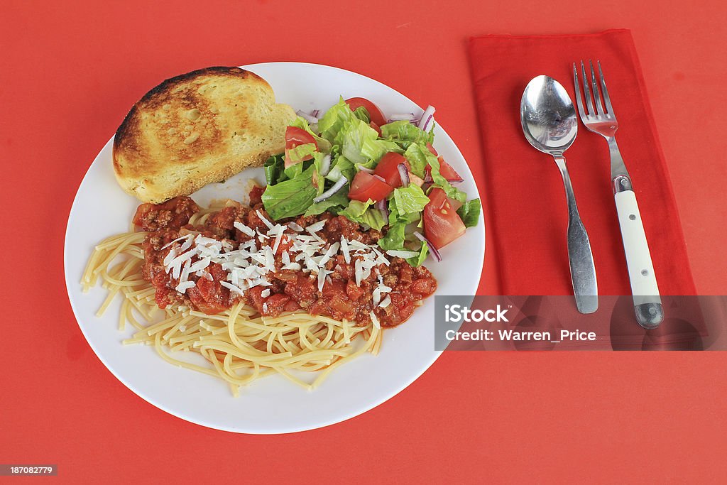 Spaghetti obiad na czerwono - Zbiór zdjęć royalty-free (Bez ludzi)
