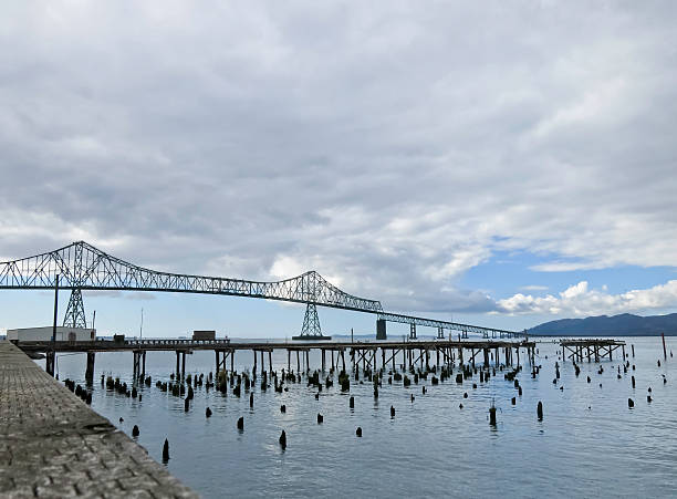 istock Long bridge for traffic in Pacific Northwest 187083135