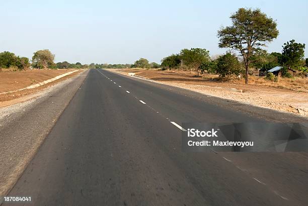 Afrikanischer Road Stockfoto und mehr Bilder von Abgeschiedenheit - Abgeschiedenheit, Abwesenheit, Afrika
