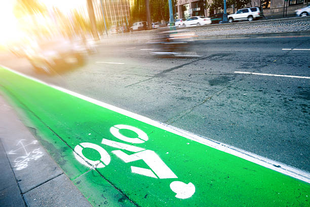 pista de bicicleta em san francisco downtown - one way road sign sign blank - fotografias e filmes do acervo