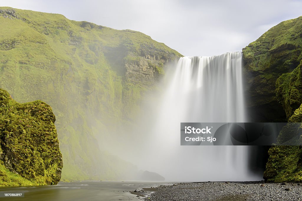 Cascata di Skogafoss - Foto stock royalty-free di Acqua