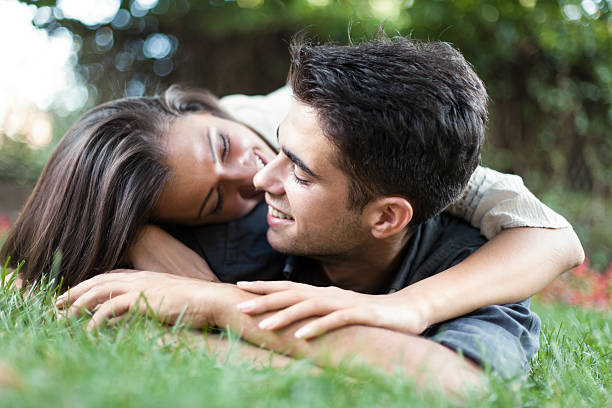 istock Young couple outdoors 187087156